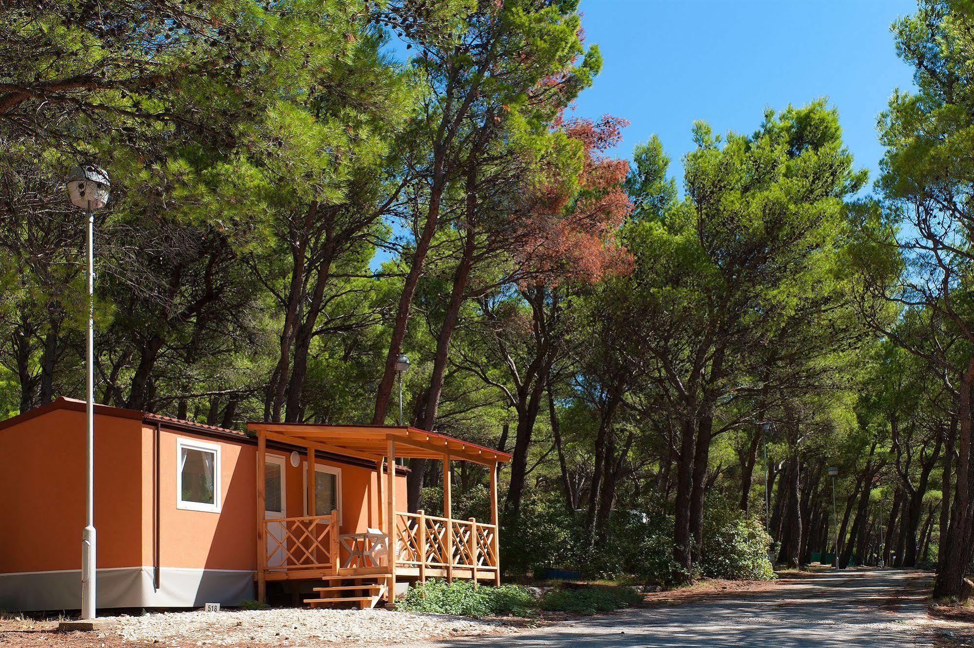 Mobile Homes Basko Polje Campground บาชกาโวดา ภายนอก รูปภาพ