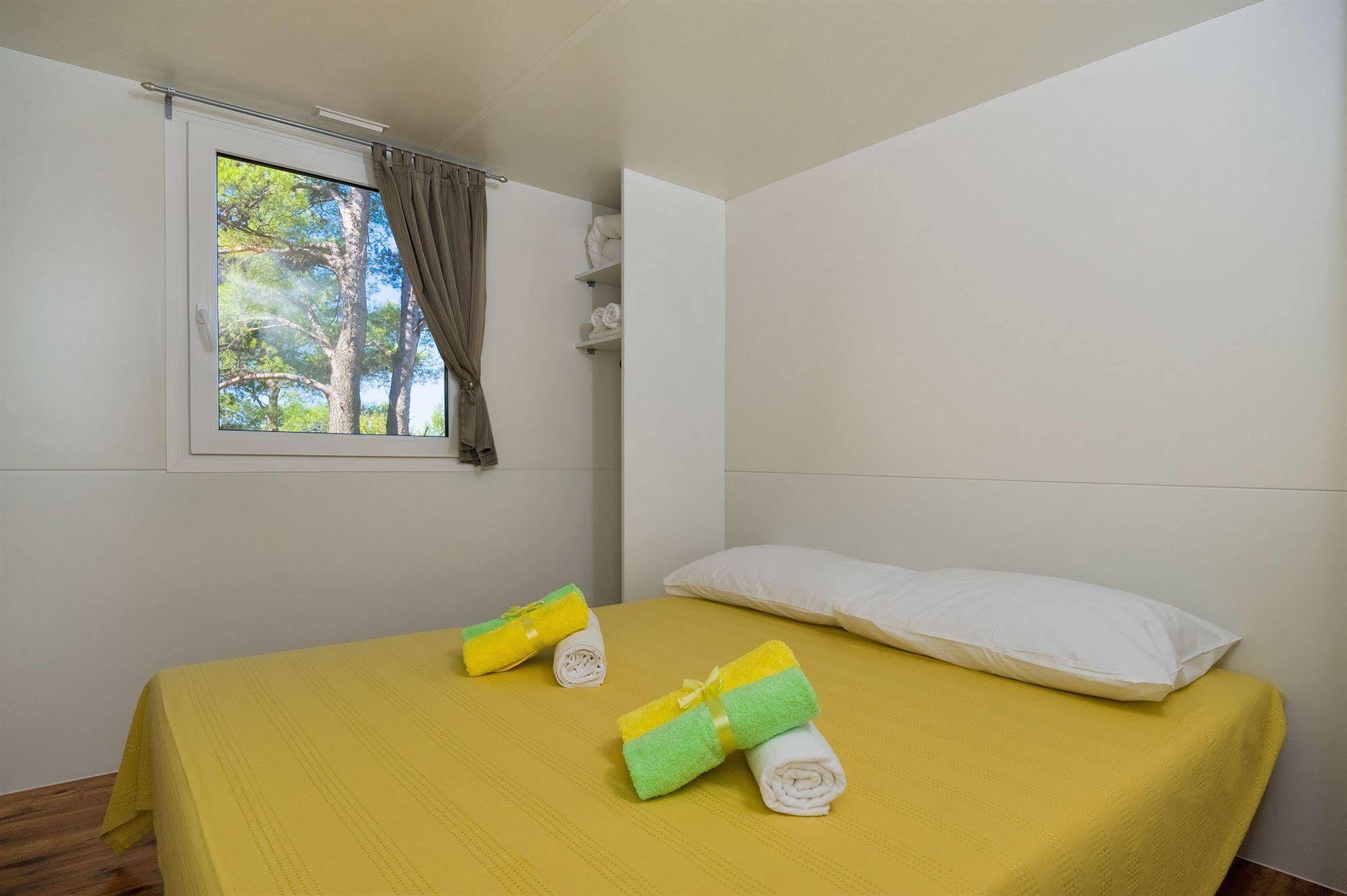 Mobile Homes Basko Polje Campground บาชกาโวดา ภายนอก รูปภาพ